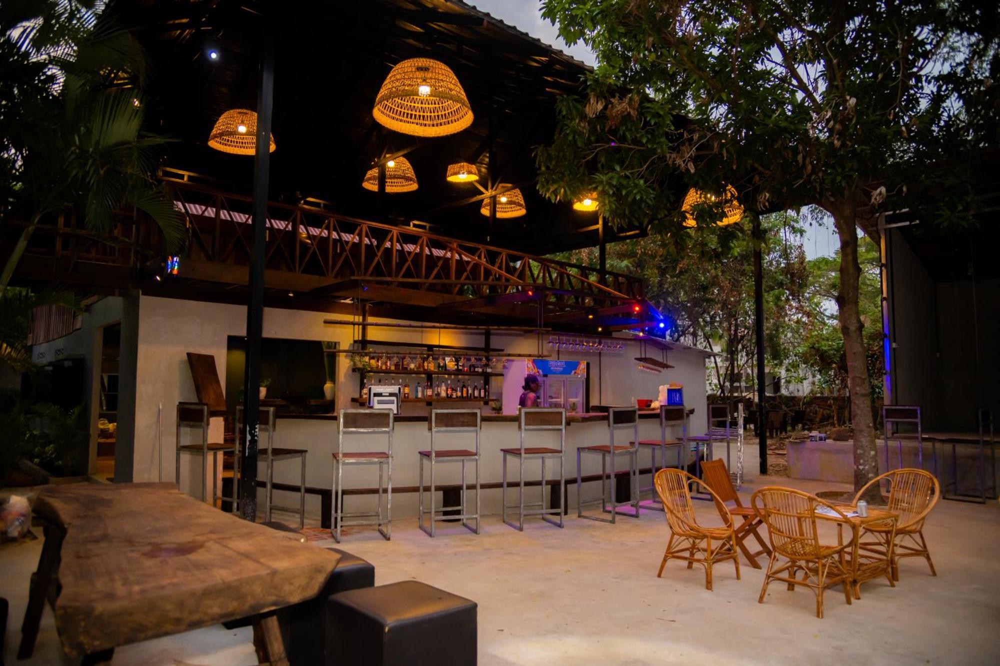 Banyan Tree Hostel Kampot Exterior foto