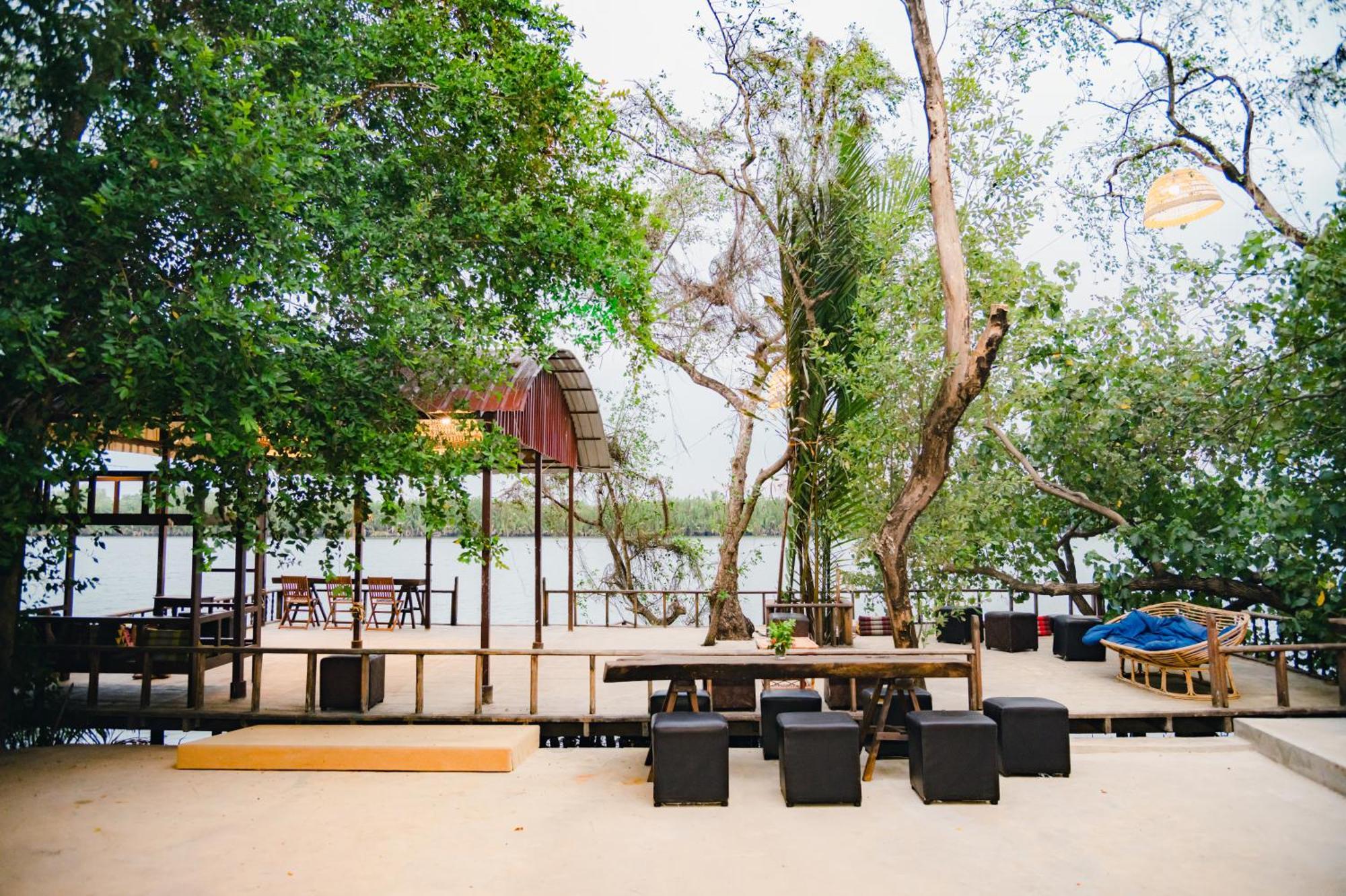 Banyan Tree Hostel Kampot Exterior foto